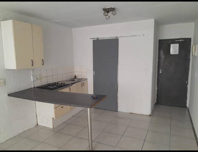 1 BEDROOM PROPERTY TO RENT IN WYNBERG
